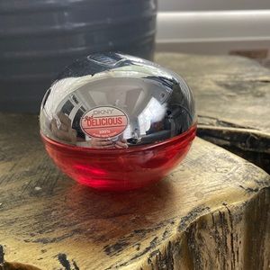 DKNY Red Delicious Perfume